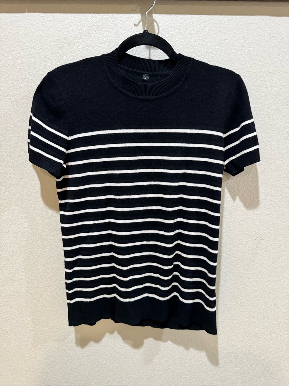 Arach & Cloz Black and White Stripe Short Sleeve Sweater - Picture 2 of 6